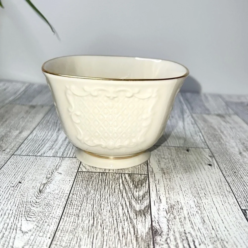 Lenox Collection The Canterbury Bowl with 24kt Gold Trim
